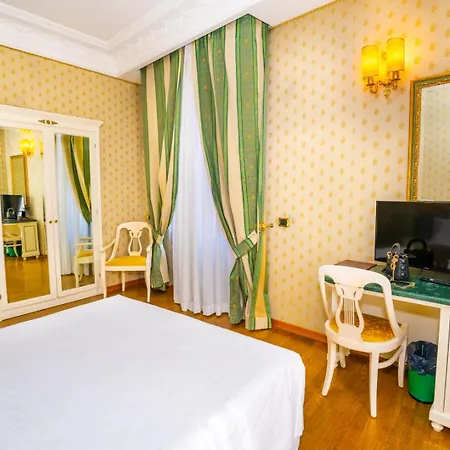 La Lumiere Di Piazza Di Spagna Hotel