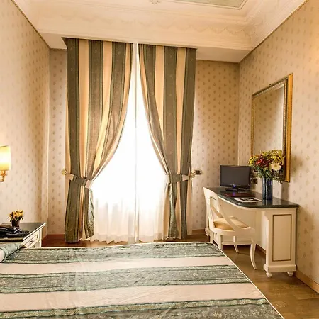 Hotel La Lumiere Di Piazza Di Spagna Roma