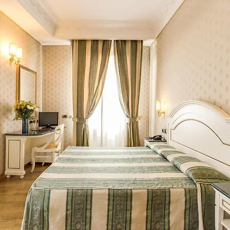 Hotel La Lumiere Di Piazza Di Spagna Rom