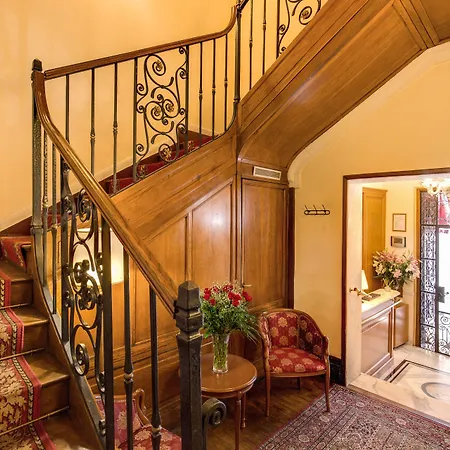 西班牙广场卢米埃尔迪酒店